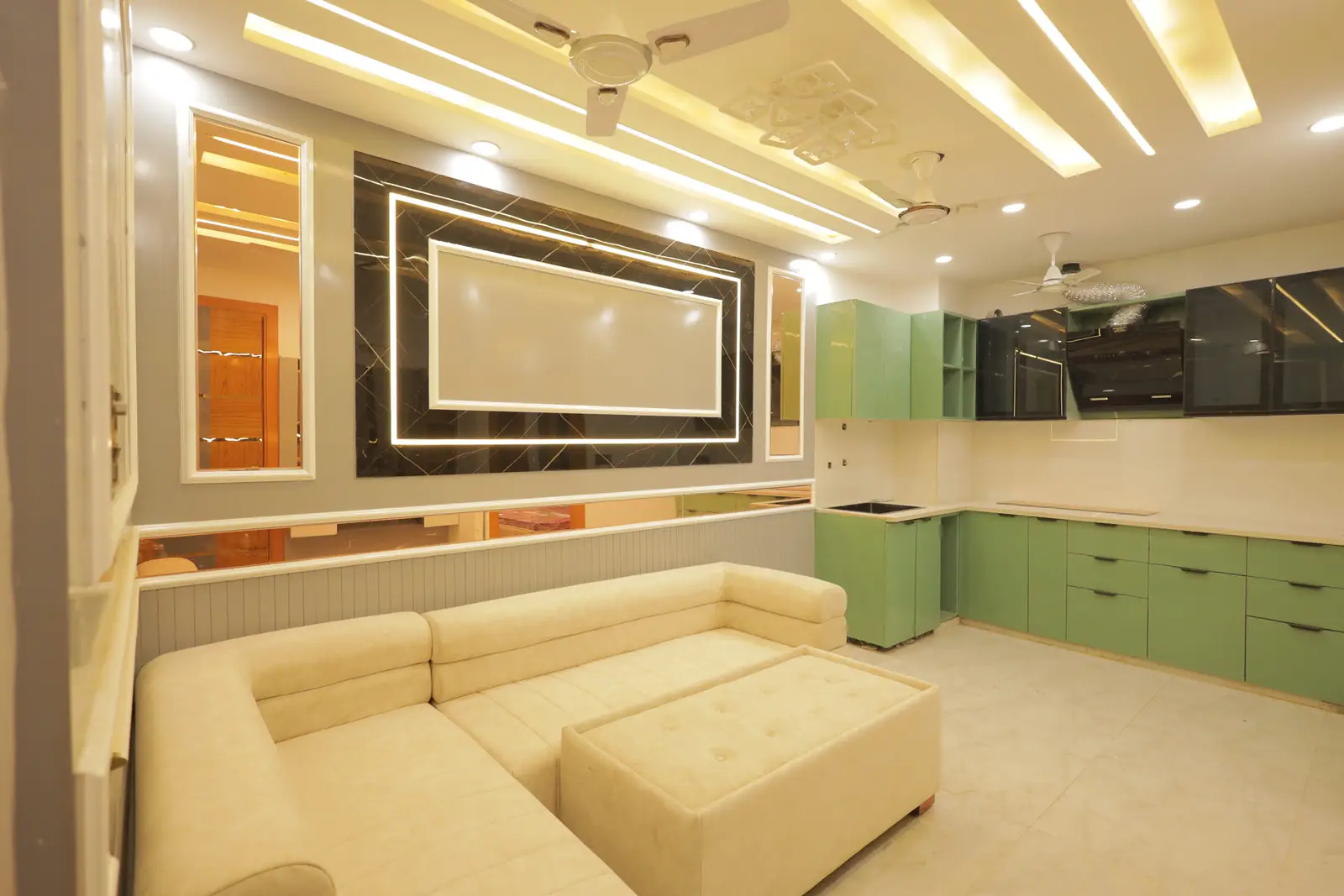 Photo 1 of 5: 2 BHK Furnished Flat, Dwarka Mor, listing 202604