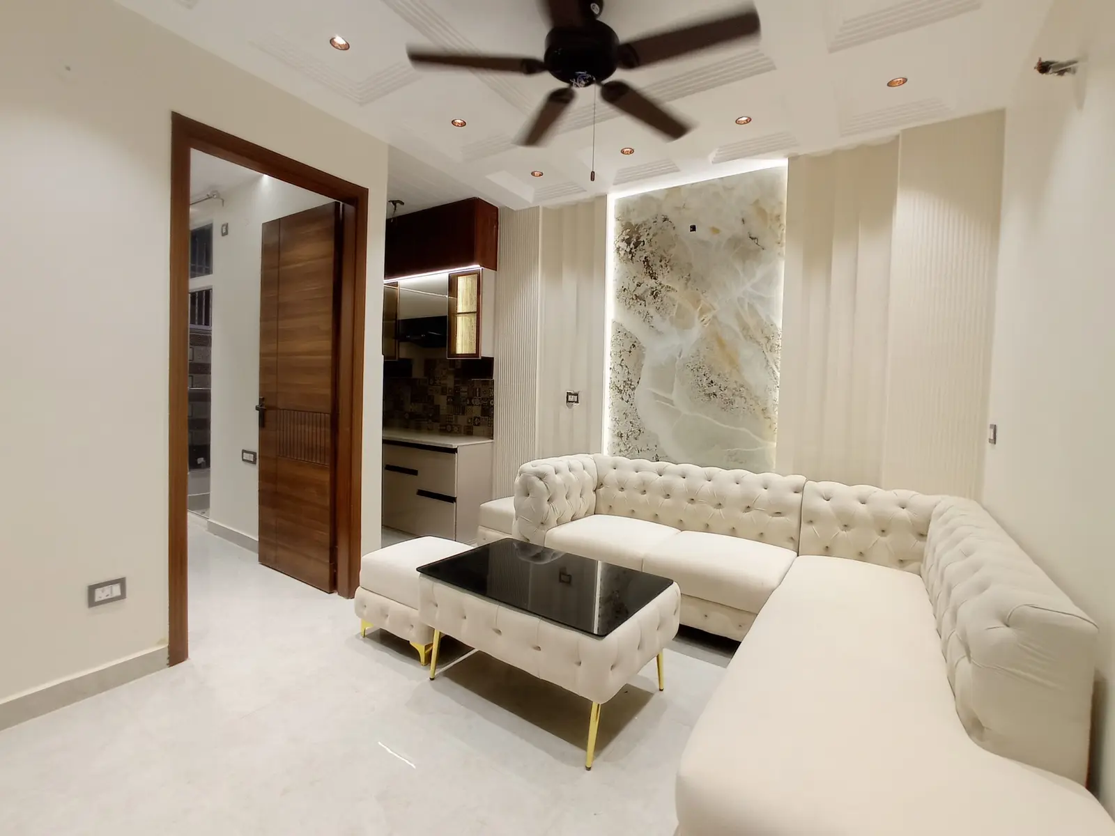 Photo 1 of 4: 1 BHK Flat Near Metro, Nawada, listing 202610